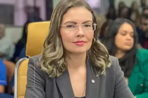 TRE-RO rejeita ação contra Sofia Andrade por 4 votos a 3