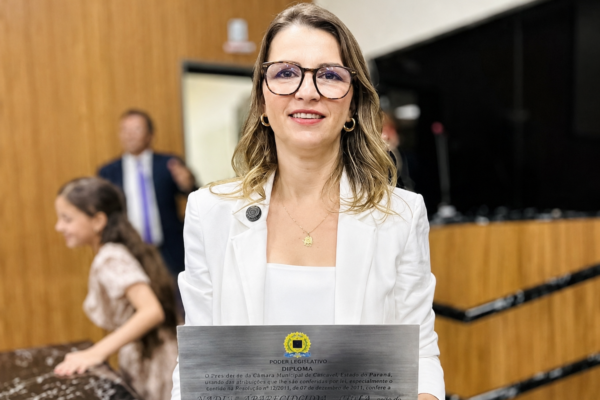 Gláucia Negreiros disputará uma das 24 cadeiras da Assembleia Legislativa de Rondônia Gláucia Negreiros disputará uma das 24 cadeiras da Assembleia Legislativa de Rondônia
