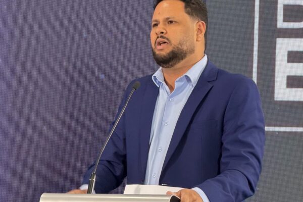 Debate ao Governo de Rondônia tem acusações, troca de críticas e promessas Debate ao Governo de Rondônia tem acusações, troca de críticas e promessas