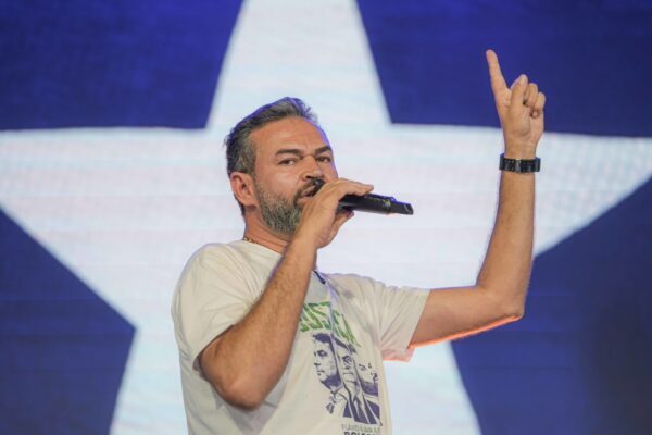 www.deixaeutefalar.com.br Bruno Bolsonaro Scheid fala em enfrentar abusos do STF no Senado: “Não vamos abaixar a cabeça”