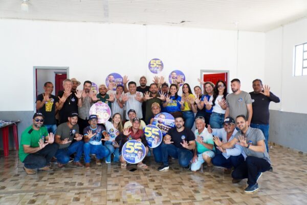 www.deixaeutefalar.com.br Laerte Gomes dá largada à campanha em Alvorada do Oeste com adesivaço e mobilização de apoiadores
