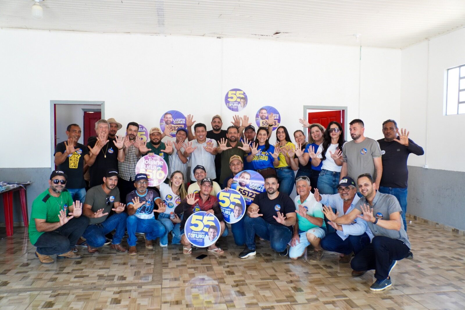 www.deixaeutefalar.com.br Laerte Gomes dá largada à campanha em Alvorada do Oeste com adesivaço e mobilização de apoiadores