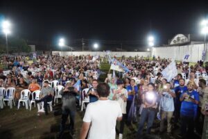 www.deixaeutefalar.com.br Laerte Gomes reúne multidão em Porto Velho
