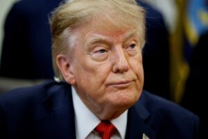 www.deixaeutefalar.com.br Trump tem aprovação de 32%, a menor de sua carreira política
