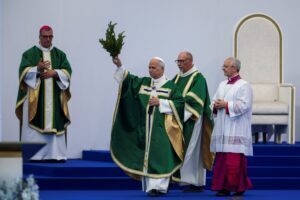 Papa Leão XIII pede humildade à Igreja antes de ouvir vítimas na França