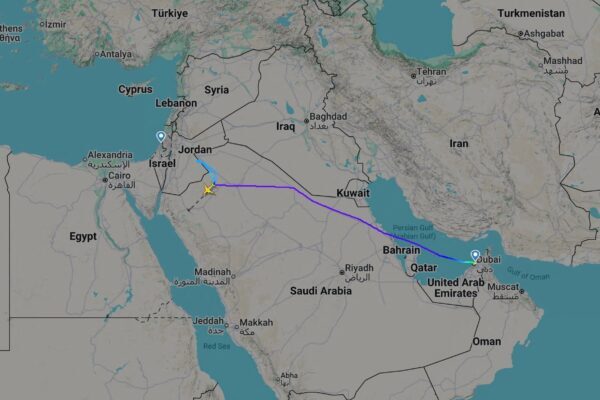 Voo da Flydubai para Israel é desviado após briga entre pilotos