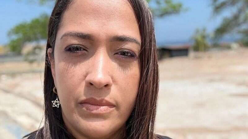 www.deixaeutefalar.com.br Professora chora 200 alunos mortos em terremoto na Venezuela