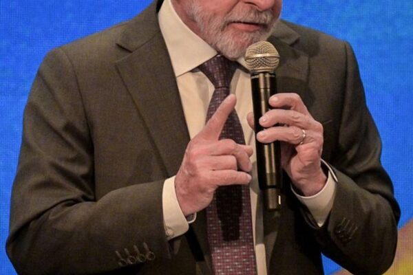 Lula assina MP que proíbe bets no Brasil a partir de outubro