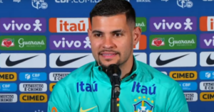 www.deixaeutefalar.com.br Bruno Guimarães defende pênalti perdido na Copa do Mundo