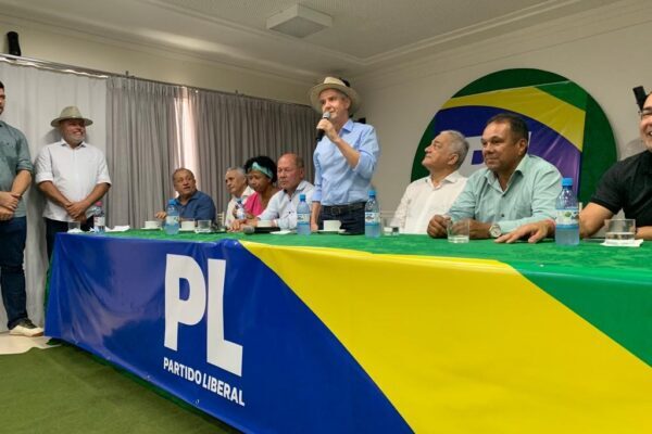 Bagattoli e três senadores votam contra PEC do fim da escala 6×1 na CCJ