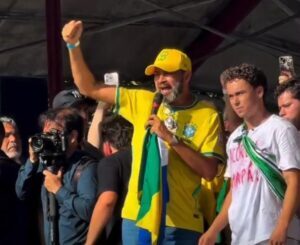 No Amapá, Bruno Bolsonaro Scheid discursa ao lado de Nikolas Ferreira e cobra impeachment de Moraes: “Nós queremos ele fora”