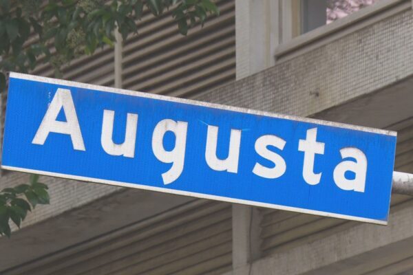 Suspeito de matar namorado na Rua Augusta se entrega à polícia