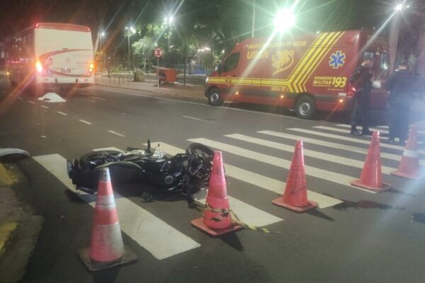 Adolescente morre em colisão entre moto e ônibus em Campo Grande