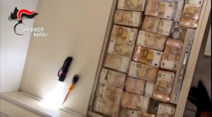 Itália apreende R$ 17 mi em paredes, armas russas e 11 Rolex