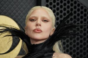 www.deixaeutefalar.com.br Lady Gaga e Michael Polansky são pais de uma menina