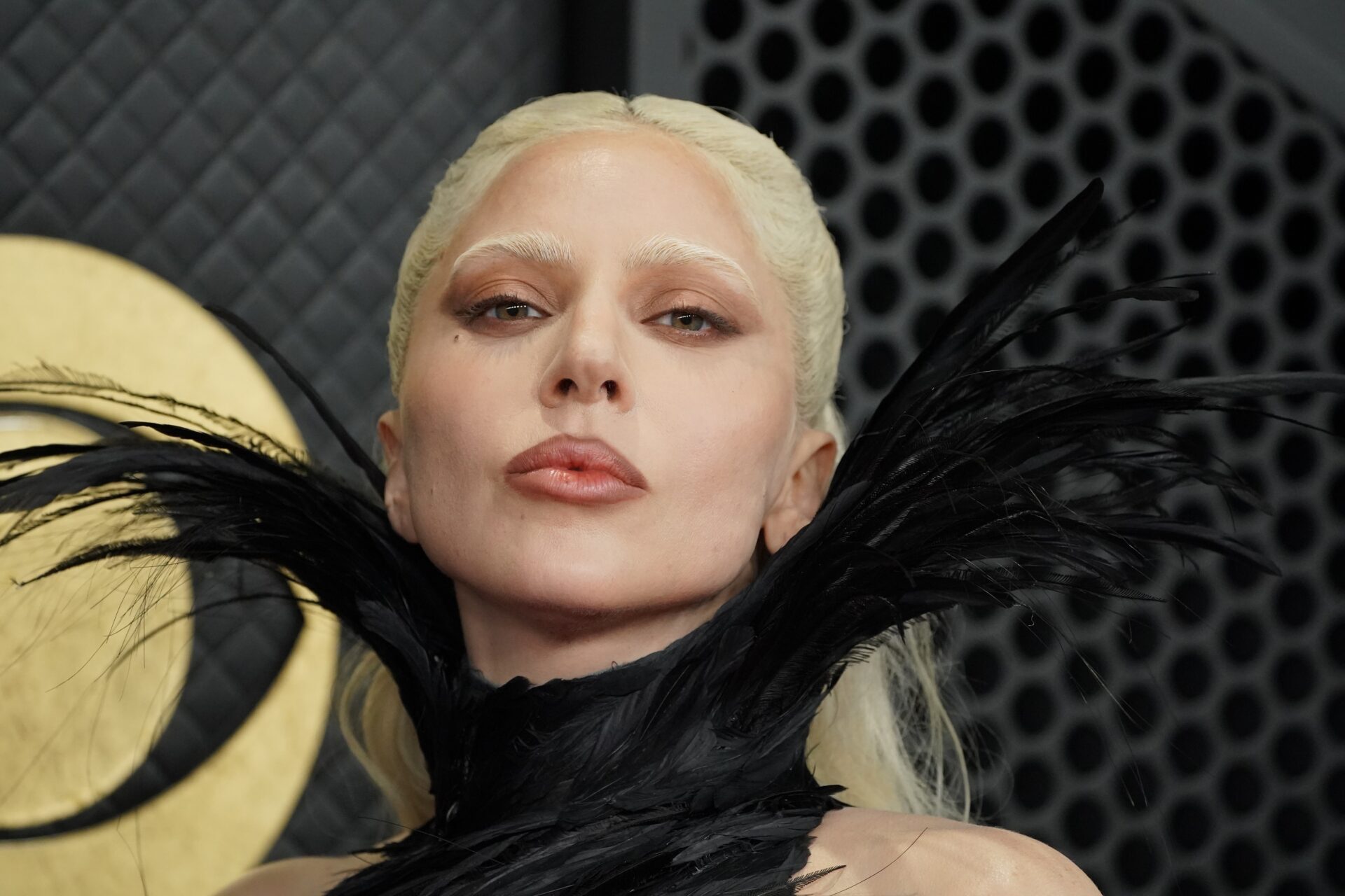 www.deixaeutefalar.com.br Lady Gaga e Michael Polansky são pais de uma menina
