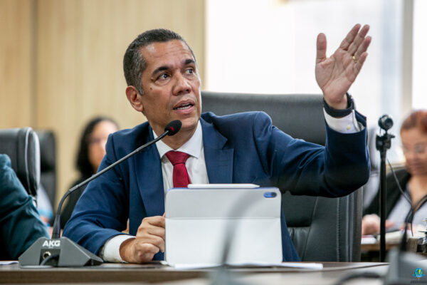 Luis Fernando destaca atuação na pandemia e defende responsabilidade com as contas públicas para cuidar das pessoas