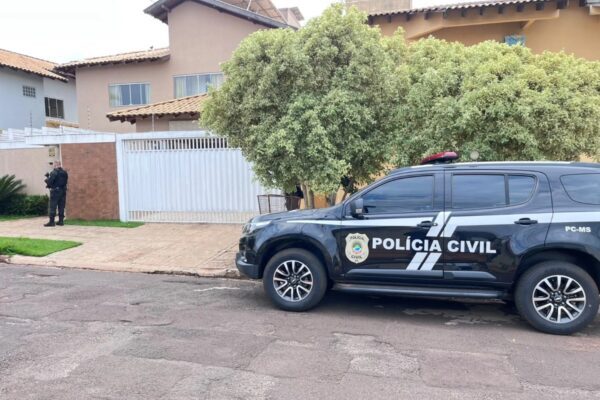 Delegado e policiais são alvo de operação contra tráfico em MS