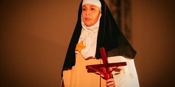 Trilogia teatral itinerante estreia na Catedral da Sé de SP