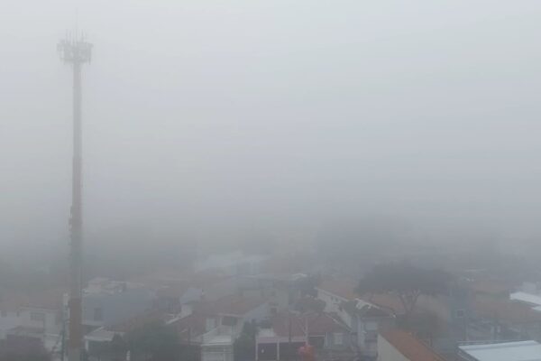 SP amanhece com nevoeiro e temperatura pode chegar a 30°C