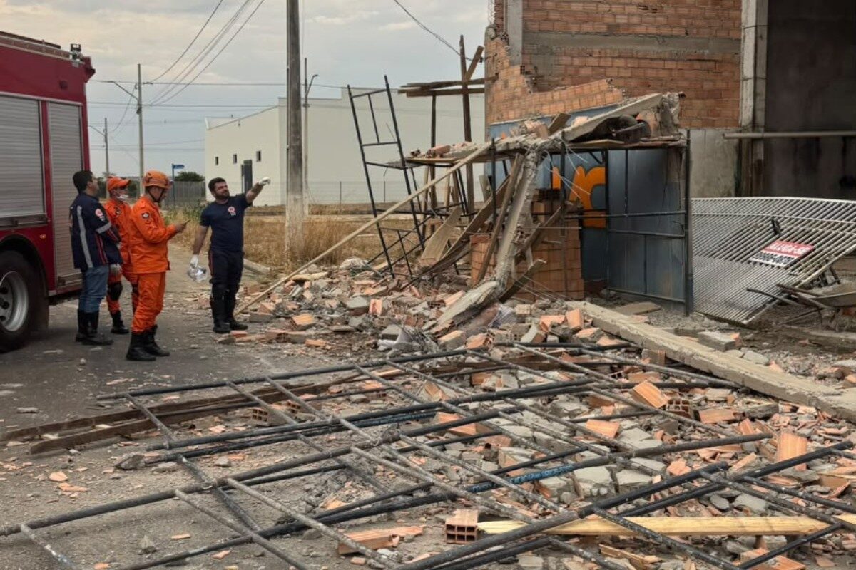 www.deixaeutefalar.com.br Idoso morre soterrado em desabamento no interior de MT