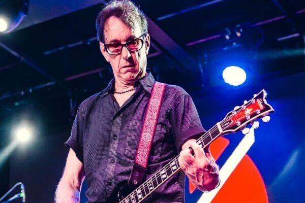 Guitarrista fundador do Dead Kennedys tem Parkinson