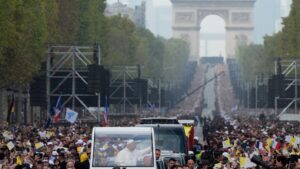 Papa Leão XIV celebra missa para 800 mil em Paris