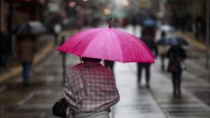 www.deixaeutefalar.com.br Frio avança no RS com mínimas de 2°C e chuva passageira