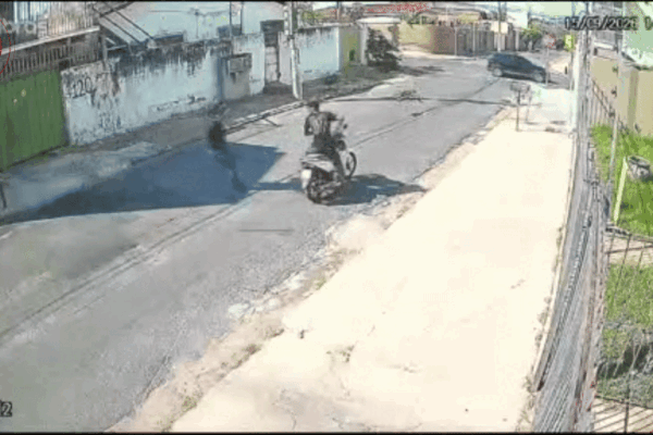 Segurança é esfaqueado e tem moto roubada em Cuiabá