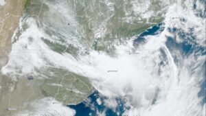 Inmet alerta 708 cidades do Sul para tempestades nesta segunda