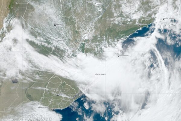 Inmet alerta 708 cidades do Sul para tempestades nesta segunda