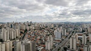 www.deixaeutefalar.com.br Guarulhos tem sol, chuva passageira e máxima de 22°C nesta sexta