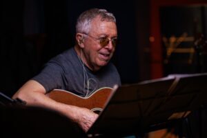 Luiz Carlos Sá lança álbum e livro ‘Eu, caçador de mim’ em outubro