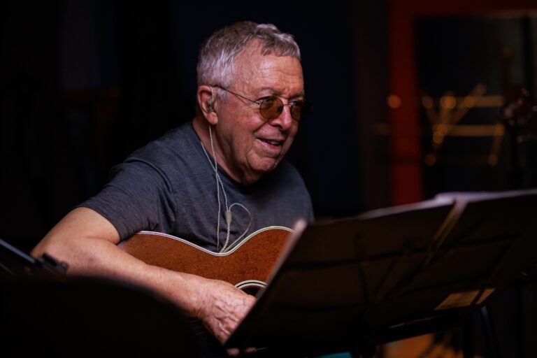 Luiz Carlos Sá lança álbum e livro ‘Eu, caçador de mim’ em outubro