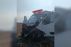 www.deixaeutefalar.com.br Paciente morre em acidente com ambulância na BR-060, em MS