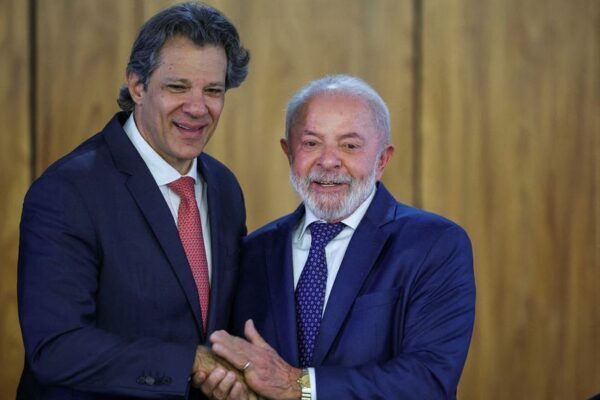 Lula impulsiona mais Haddad do que o contrário, diz especialista