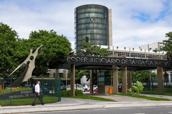 Justiça de SC reconhece dois pais no registro de criança