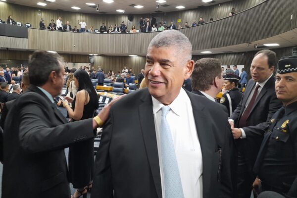 Milton Leite nega fuga, diz estar em viagem e promete se apresentar à polícia…