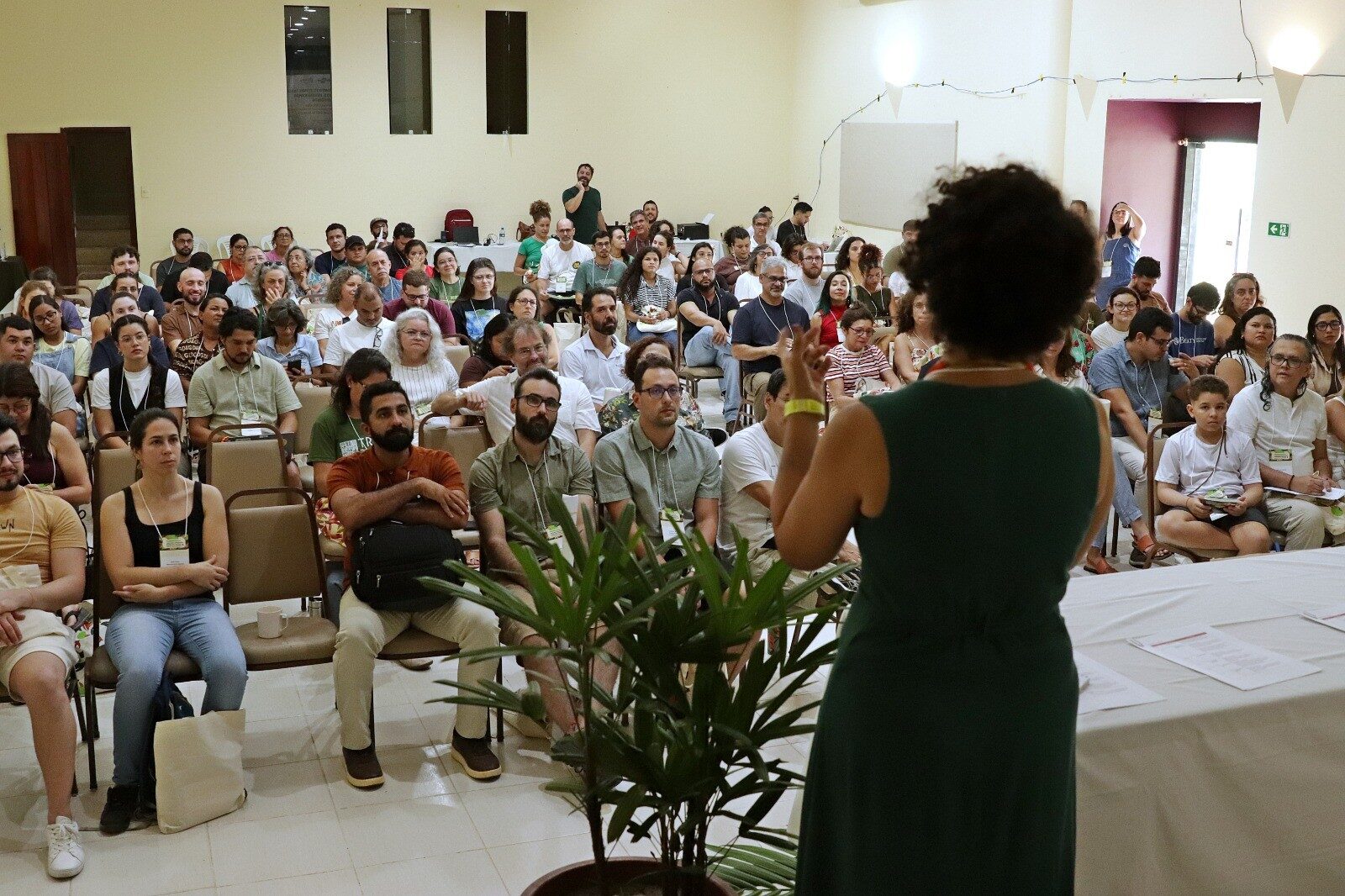 www.deixaeutefalar.com.br Rede une ciência e comunidades para restaurar áreas na Amazônia