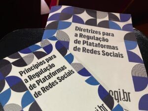 www.deixaeutefalar.com.br CGI.br lança documento com 46 diretrizes para regulação de redes sociais