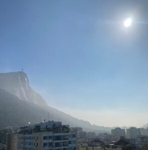 Rio tem nevoeiro pela manhã e máxima de 33°C para este sábado