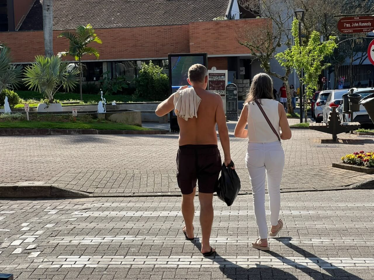 www.deixaeutefalar.com.br Primavera começa com 33,8 °C em SC e alerta vermelho do Inmet
