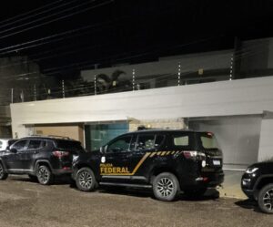 www.deixaeutefalar.com.br PF apreende R$ 87 mil e acha celular no esgoto em operação no Pará