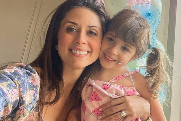 Brasileira mata filha de 4 anos após perder guarda em Houston