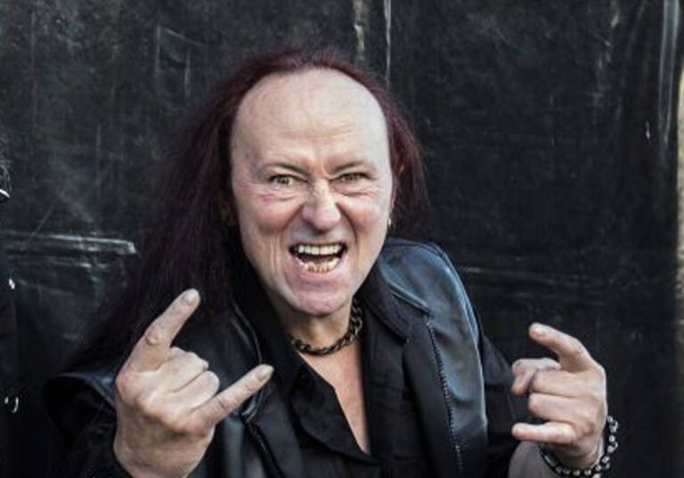 Vocalista do Venom, Conrad Cronos Lant, morre aos 63 anos