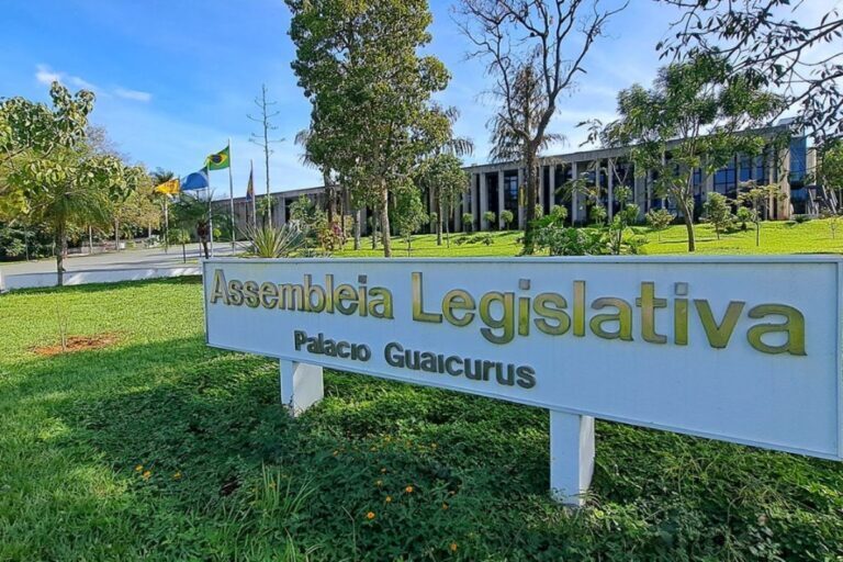 Alems adia sessão ordinária por causa do calendário eleitoral