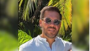 Empresário é morto por dupla encapuzada na frente da família em SC