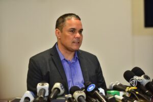 PF encontra R$ 200 mil e placas de viatura em operação no AM